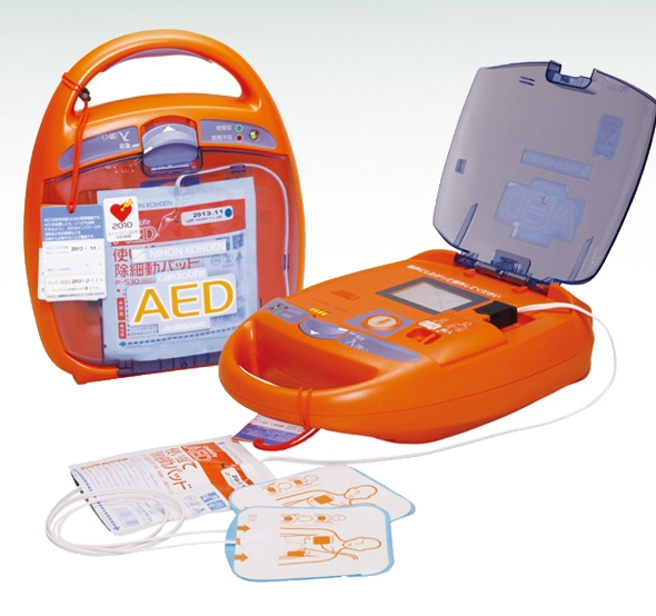 高效急救的新工具：便携式自动体外除颤器（AED）的设计与普及