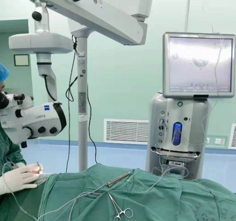 精准眼科手术的未来：超声乳化白内障吸除系统的临床应用与优势