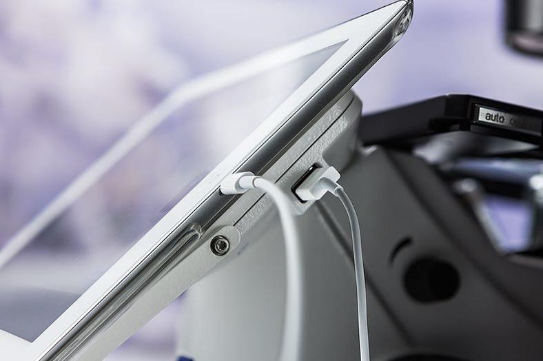 Primovert主机架上给&nbsp;iPad&nbsp;充电